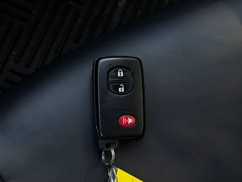 Used 2013 Toyota Prius Persona Series FWD image 27