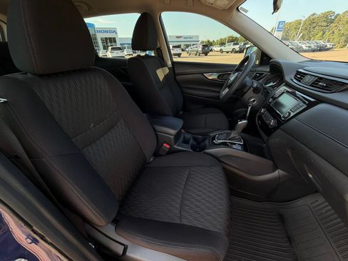 Used 2020 Nissan Rogue S FWD image 13