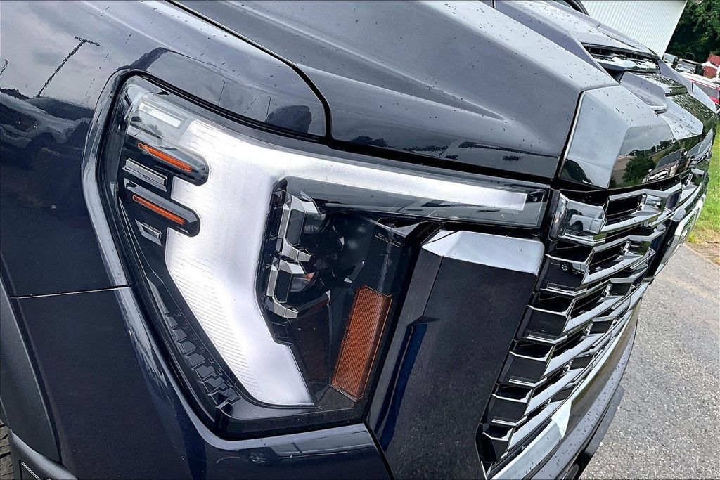 Used 2024 GMC Sierra 3500 Denali Ultimate AWD/4WD image 34