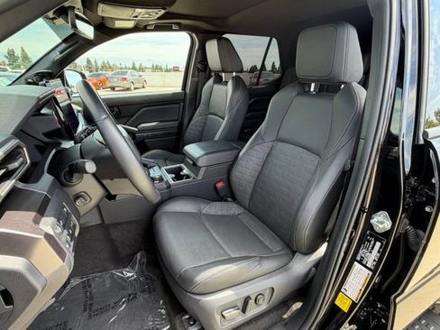 Certified 2025 Toyota 4Runner TRD Off-Road Premium AWD/4WD image 13