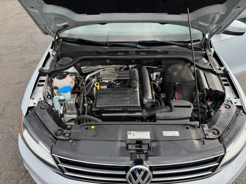 Used 2017 Volkswagen Jetta SE FWD image 13