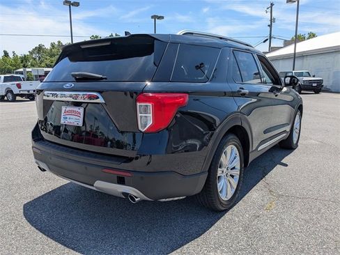 Used 2022 Ford Explorer Limited w/ Equipment Group 301A image 4