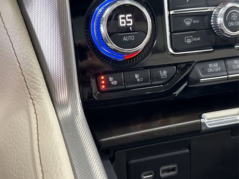 Used 2022 GMC Yukon Denali image 35