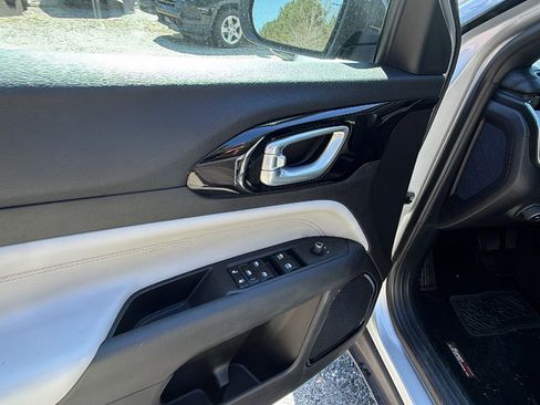 Used 2024 Jeep Compass Limited image 15