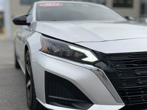 Used 2023 Nissan Altima 2.5 SV image 10