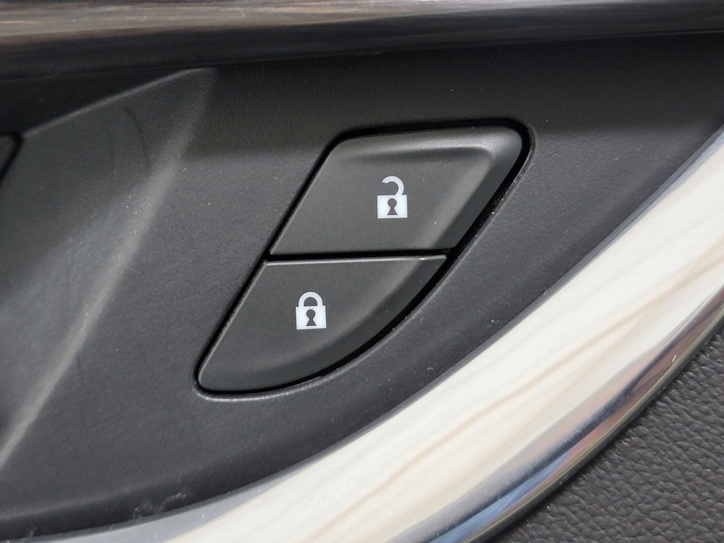 Used 2023 Buick Enclave Premium w/ Experience Buick Package FWD image 30
