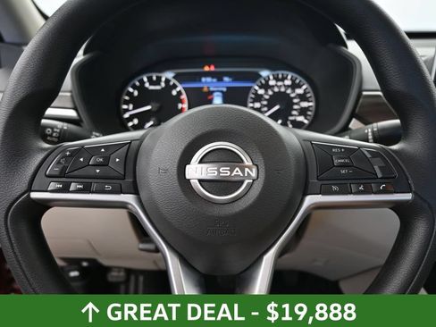 Used 2025 Nissan Altima 2.5 SV FWD image 30