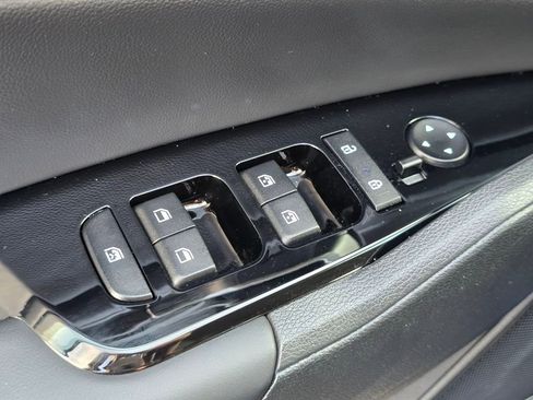 Used 2025 Kia Sportage EX FWD image 18