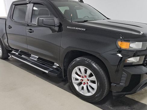 Used 2019 Chevrolet Silverado 1500 Custom w/ Custom Value Package RWD image 4