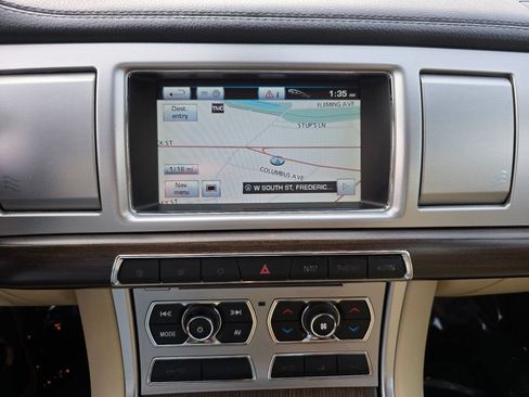 Used 2012 Jaguar XF RWD image 22
