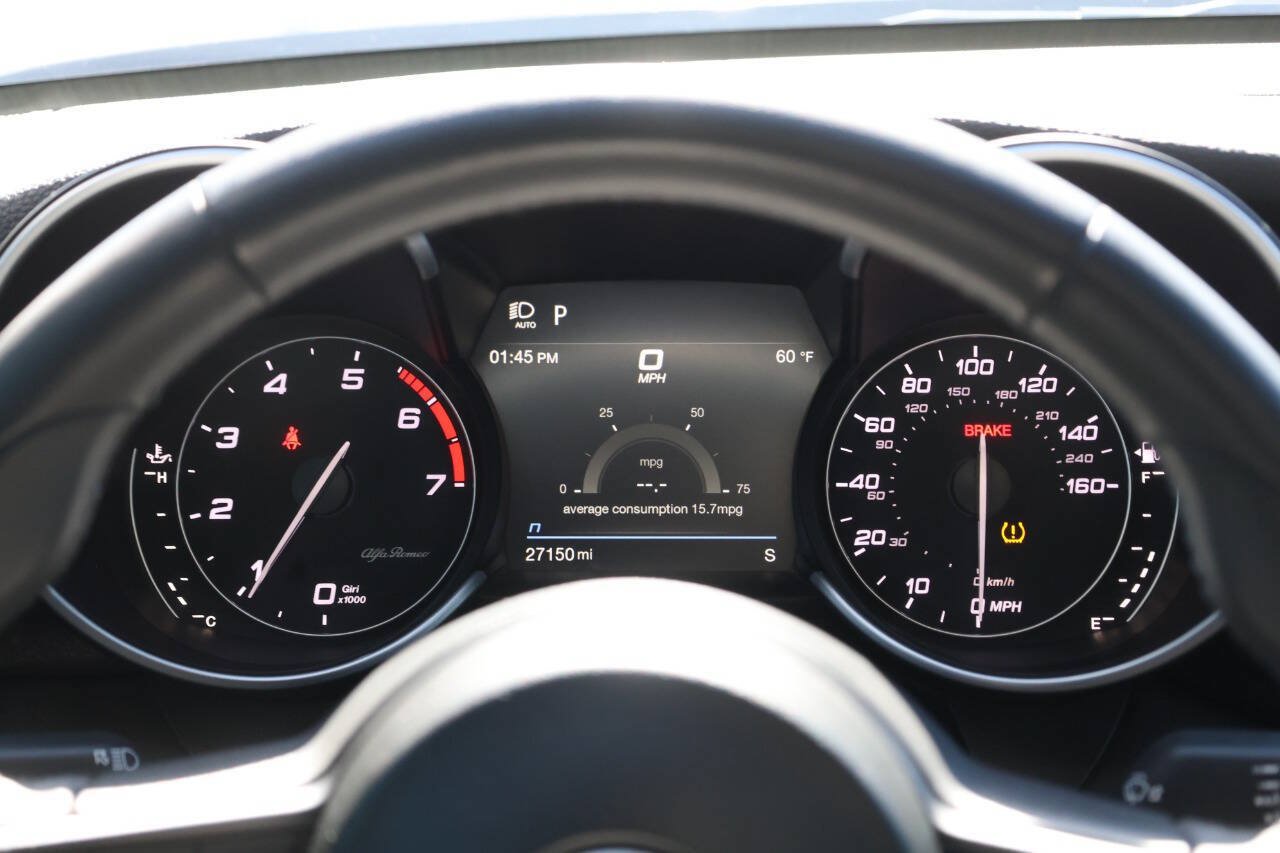 Used 2020 Alfa Romeo Giulia AWD w/ Cold Weather Package image 19