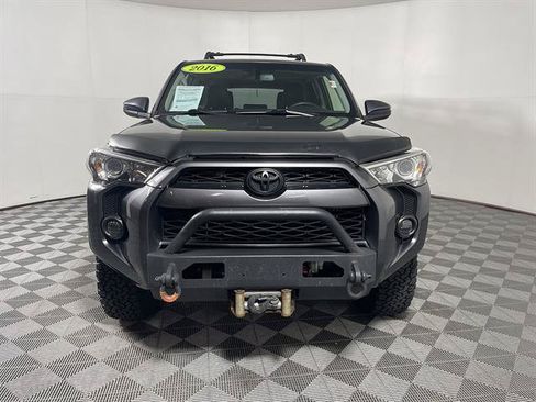 Used 2016 Toyota 4Runner SR5 Premium AWD/4WD image 2