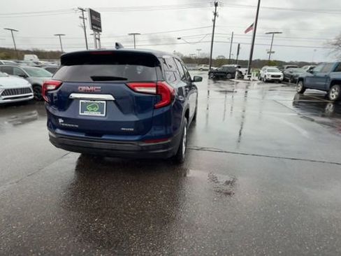 Used 2022 GMC Terrain SLE image 7