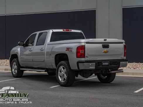Used 2013 Chevrolet Silverado 2500 LTZ w/ LTZ Plus Package AWD/4WD image 3