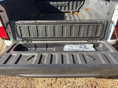 Used 2024 GMC Canyon AT4 w/ AT4 Premium Package image 13