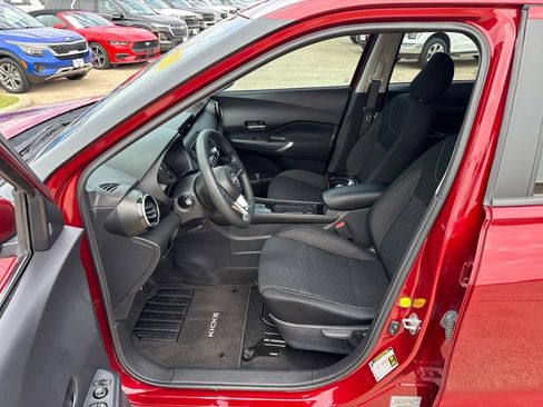 Used 2024 Nissan Kicks SV FWD image 19