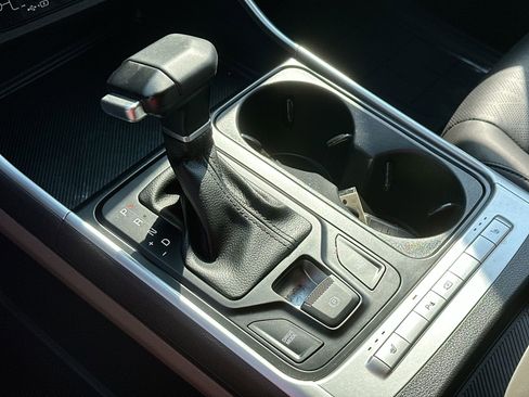 Used 2025 Kia Carnival image 20