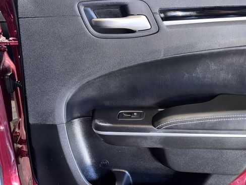 Used 2021 Chrysler 300 S image 32