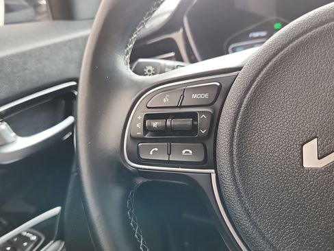 Used 2022 Kia Niro Touring Special Edition image 18