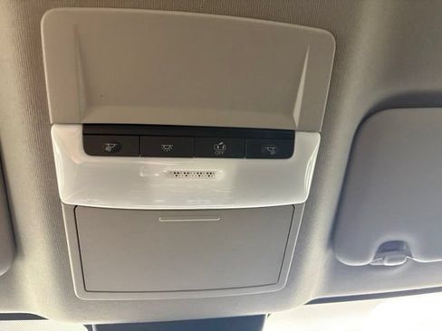 Used 2025 Nissan Sentra SR FWD image 30