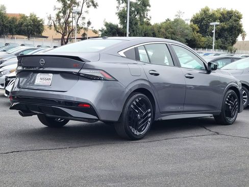 New 2026 Nissan Sentra SR w/ Floor Mat Package FWD image 2