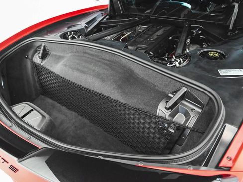 Used 2024 Chevrolet Corvette Stingray Premium Cpe w/ Z51 Performance Package RWD image 34