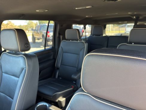 Used 2022 Chevrolet Suburban Premier image 27