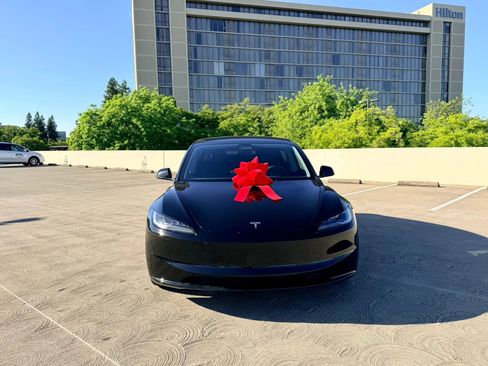 Used 2024 Tesla Model 3 Long Range AWD/4WD image 3