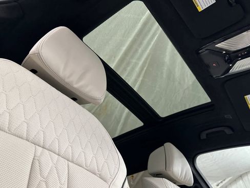 Used 2025 BMW X7 M60i image 17