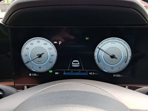 Used 2023 Hyundai Elantra Limited w/ Cargo Package FWD image 26
