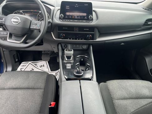 Used 2025 Nissan Rogue SV image 12