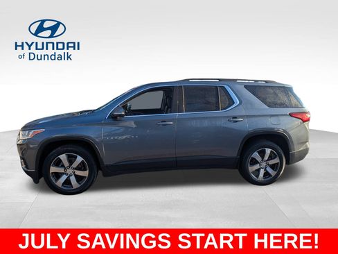 Used 2020 Chevrolet Traverse LT w/ LT Premium Package AWD/4WD image 2