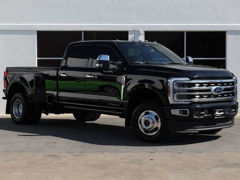Used 2024 Ford F350 Platinum AWD/4WD image 7