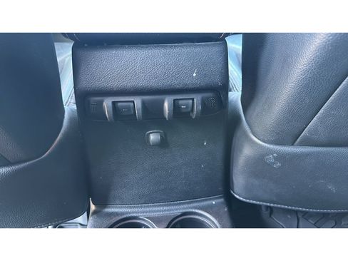 Used 2016 Jeep Wrangler Unlimited Sahara AWD/4WD image 19