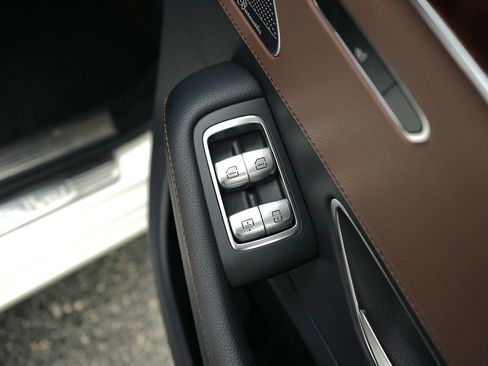 Used 2015 Mercedes-Benz S 550 4MATIC Sedan image 40