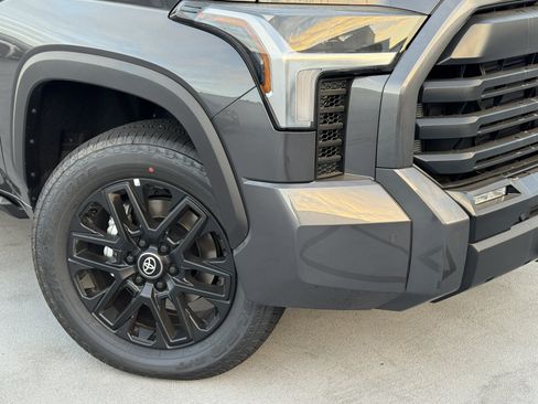 New 2026 Toyota Tundra Limited AWD/4WD image 10