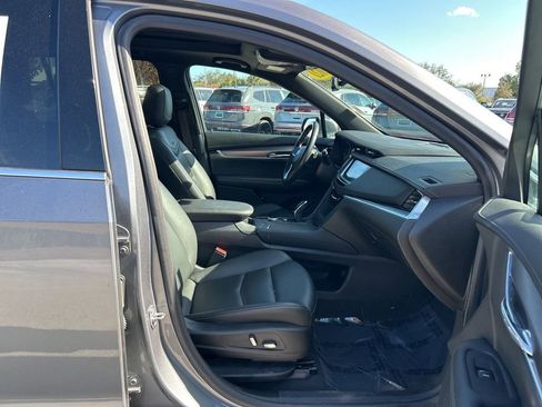 Used 2021 Cadillac XT6 Luxury image 39