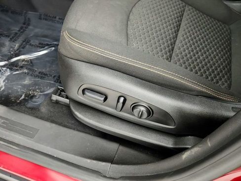 Used 2021 GMC Terrain SLE w/ Driver Convenience Package image 11