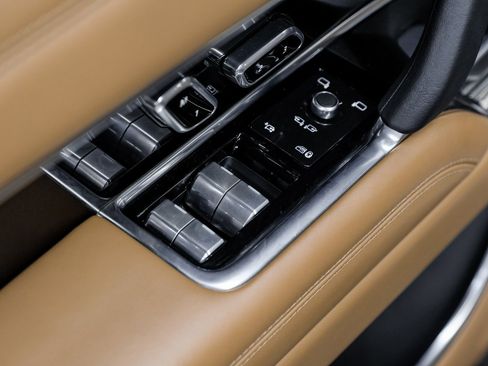 Used 2023 Land Rover Range Rover Autobiography image 50