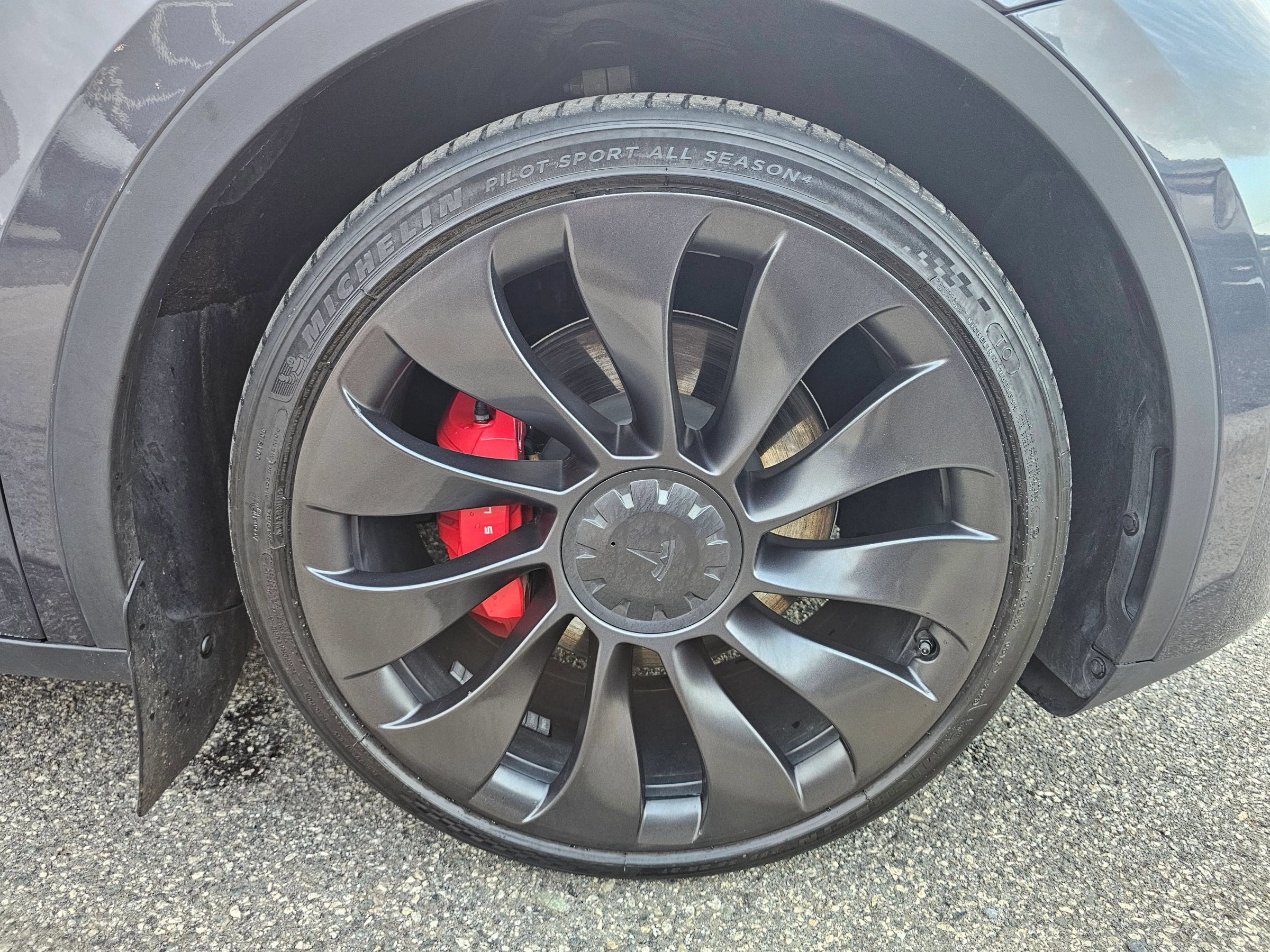 Used 2023 Tesla Model Y Performance AWD/4WD image 29