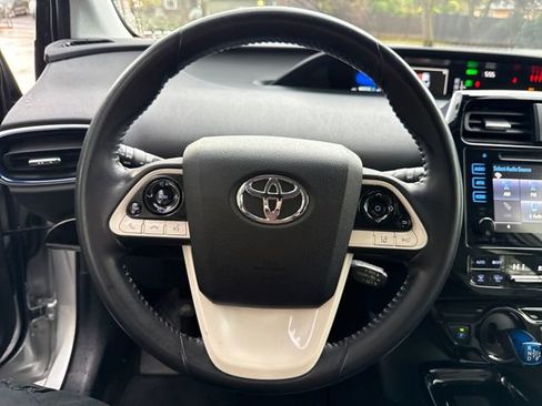 Used 2018 Toyota Prius Three Touring FWD image 15