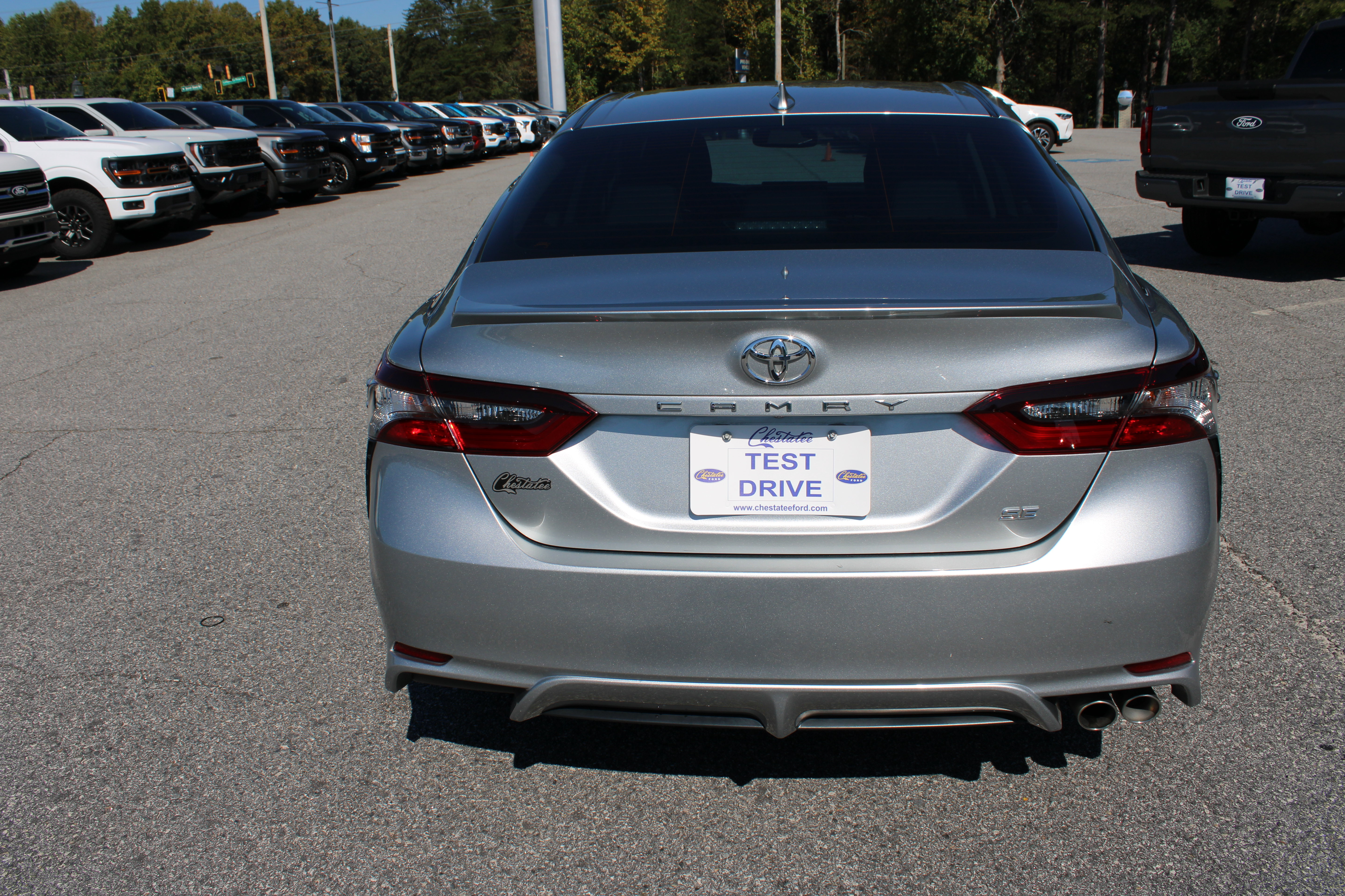 Used 2022 Toyota Camry SE w/ Audio Upgrade Package FWD image 7