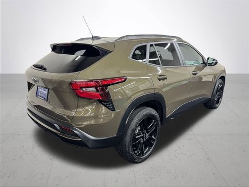 Used 2024 Chevrolet Trax ACTIV image 7