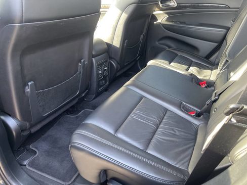 Used 2011 Jeep Grand Cherokee Laredo image 9