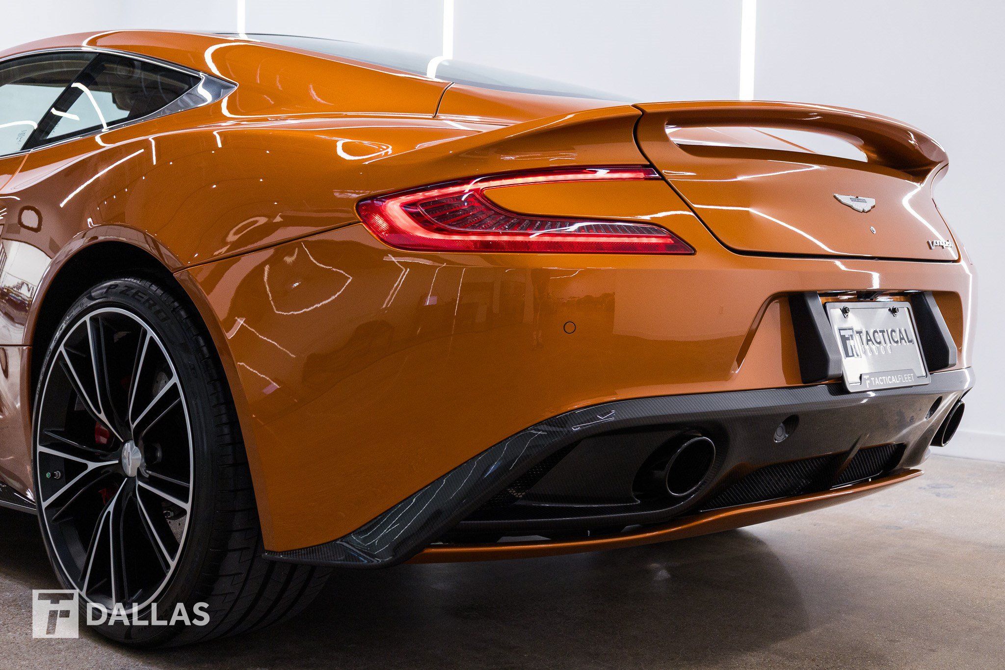 Used 2014 Aston Martin Vanquish Coupe RWD image 16