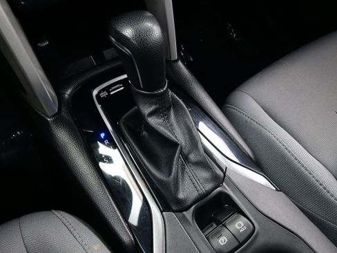 Used 2024 Toyota Corolla Cross SE image 20