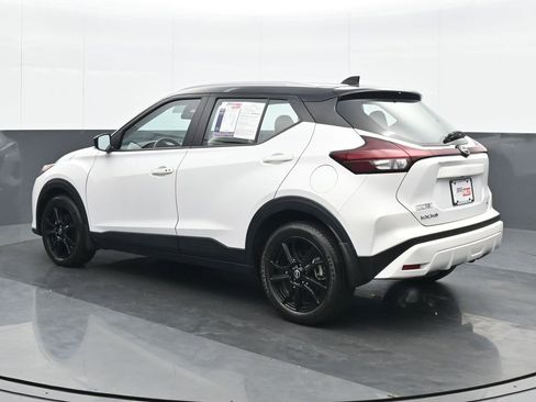 Used 2023 Nissan Kicks SV image 4