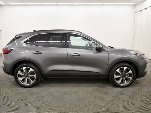 Used 2025 Ford Escape Platinum image 9