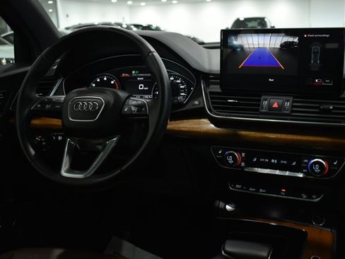 Used 2023 Audi Q5 2.0T Premium w/ Convenience Package AWD/4WD image 22