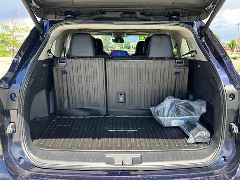 Used 2026 Toyota Highlander Limited AWD/4WD image 25